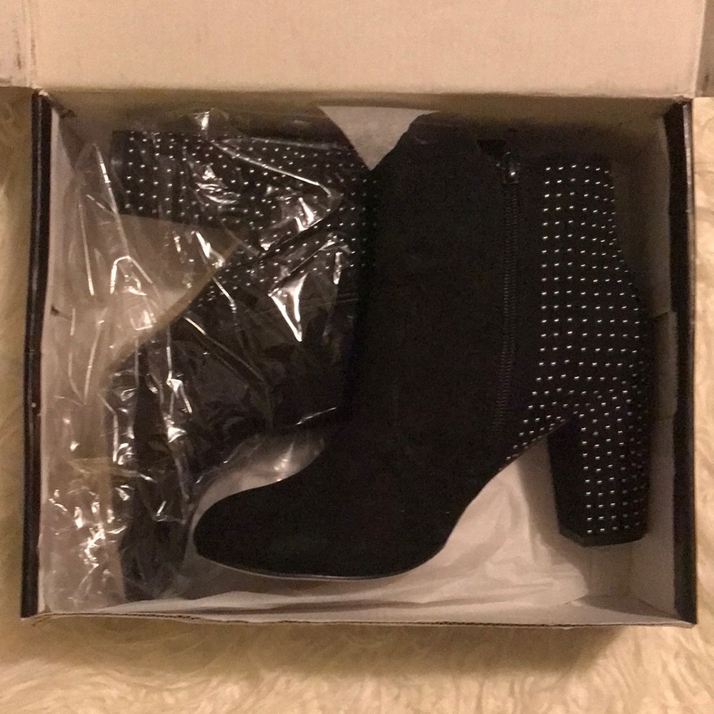 Brand New Black Vintage Size 8 Booties